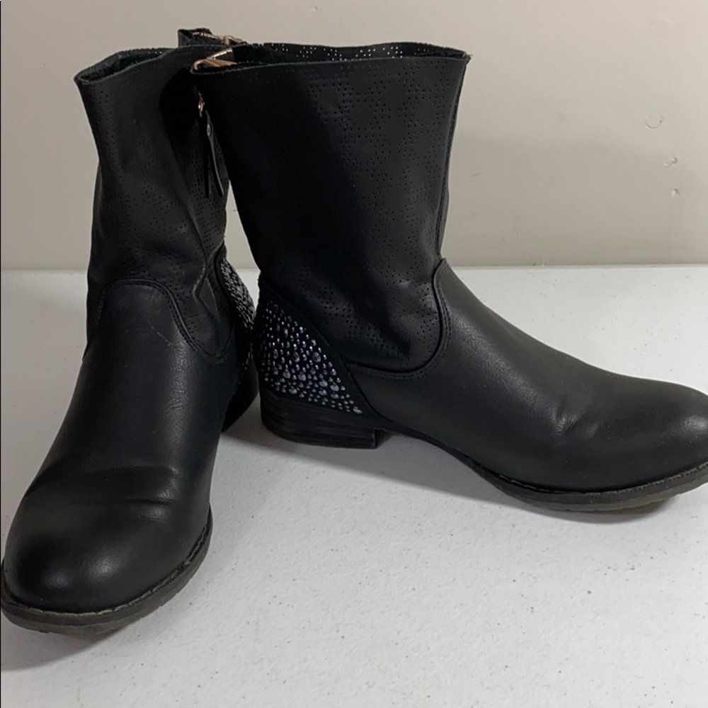 Via pinky collection ankle boot